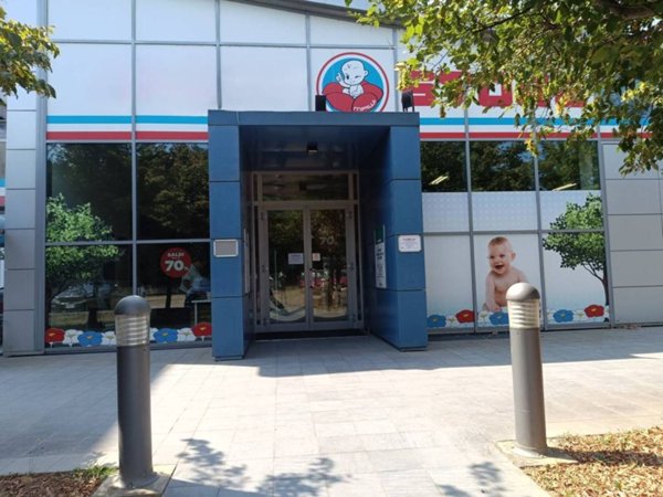 negozio in vendita a Cremona