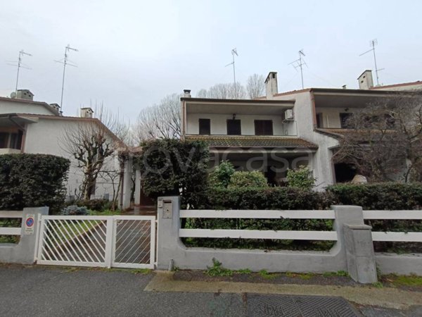 casa indipendente in vendita a Cremona