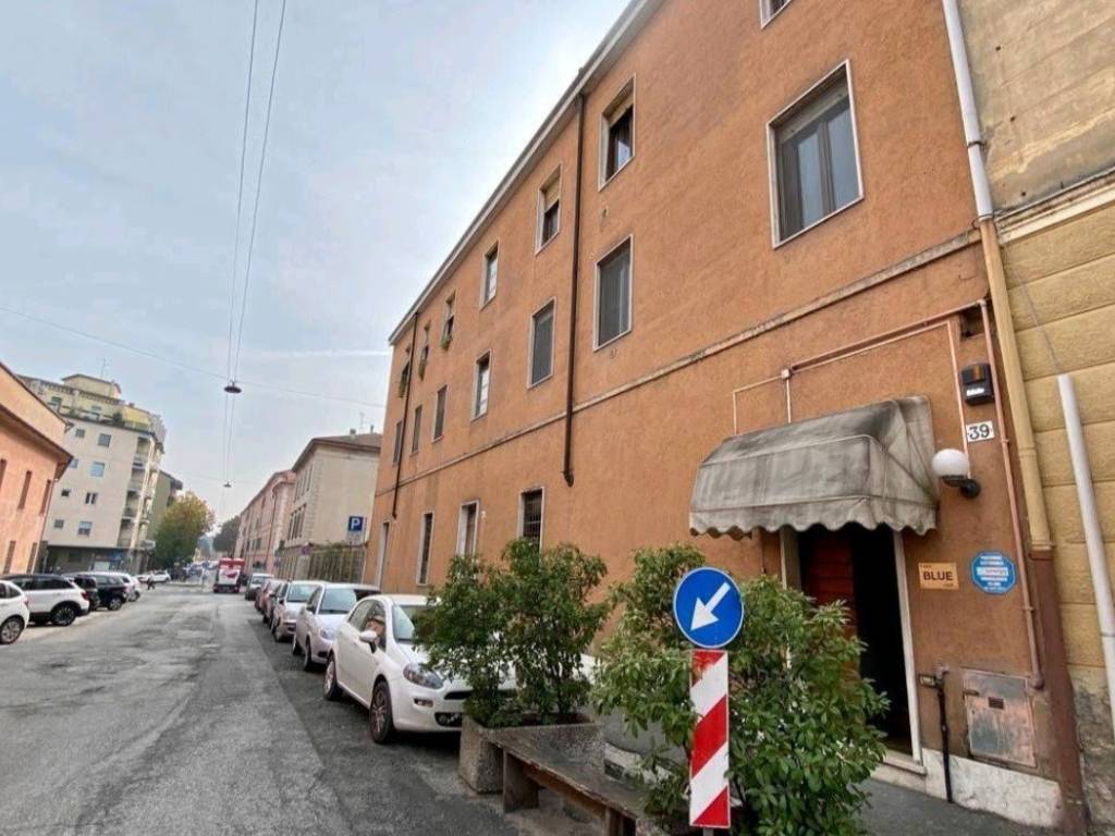 intera palazzina in vendita a Cremona in zona Piazza Castello