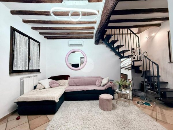 casa indipendente in vendita a Cremona in zona Cavatigozzi