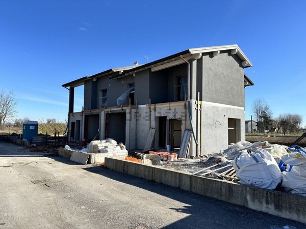casa indipendente in vendita a Cremona in zona Maristella