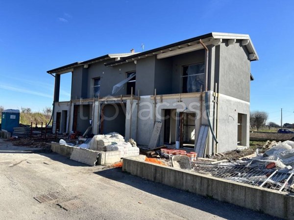 casa indipendente in vendita a Cremona