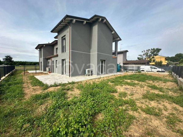 casa indipendente in vendita a Cremona