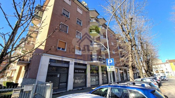 negozio in vendita a Cremona in zona Piazza Libertà