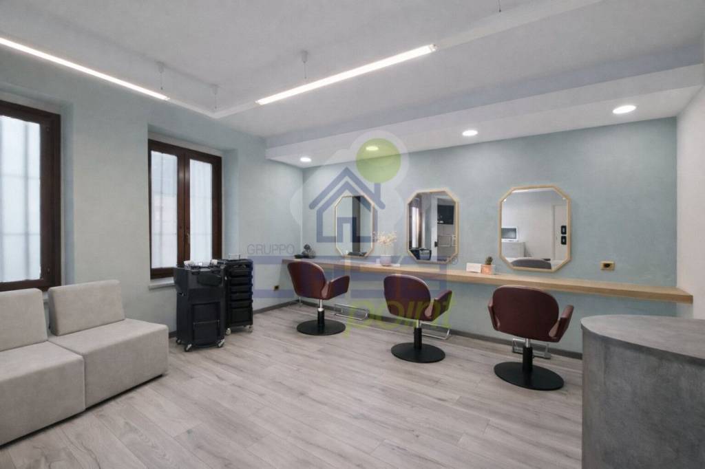 negozio in vendita a Cremona in zona Cremona Centro