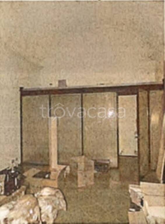 locale commerciale in vendita a Cremona