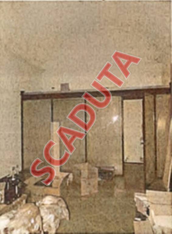locale commerciale in vendita a Cremona