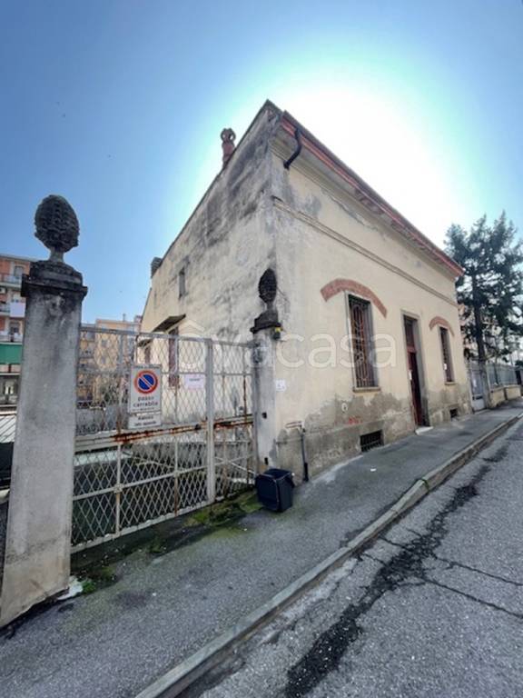 casa indipendente in vendita a Cremona in zona Piazza Marconi