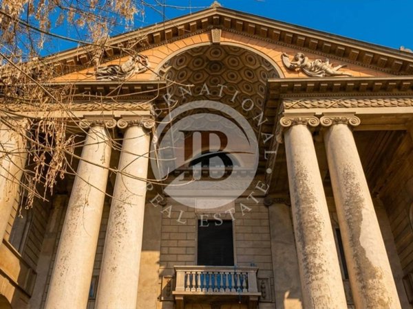 villa in vendita a Cremona in zona Piazza Castello