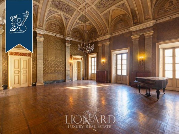 intera palazzina in vendita a Cremona in zona Piazza Castello