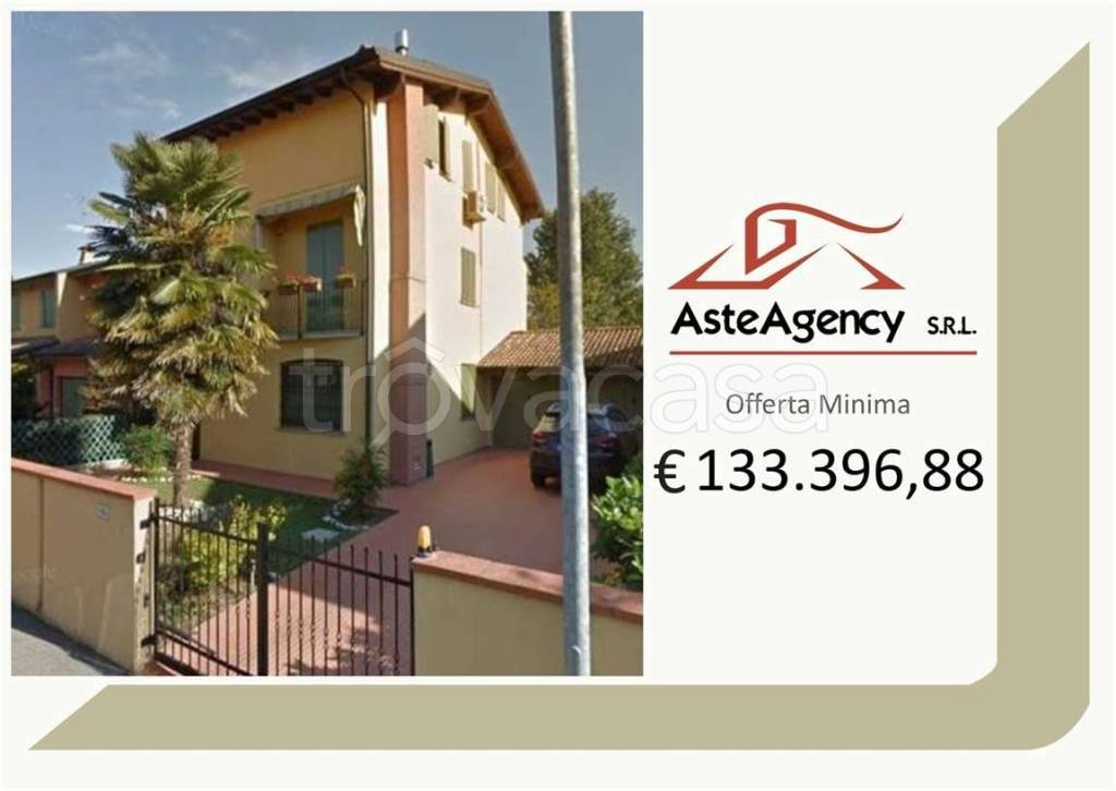 casa indipendente in vendita a Cremona in zona Persichello