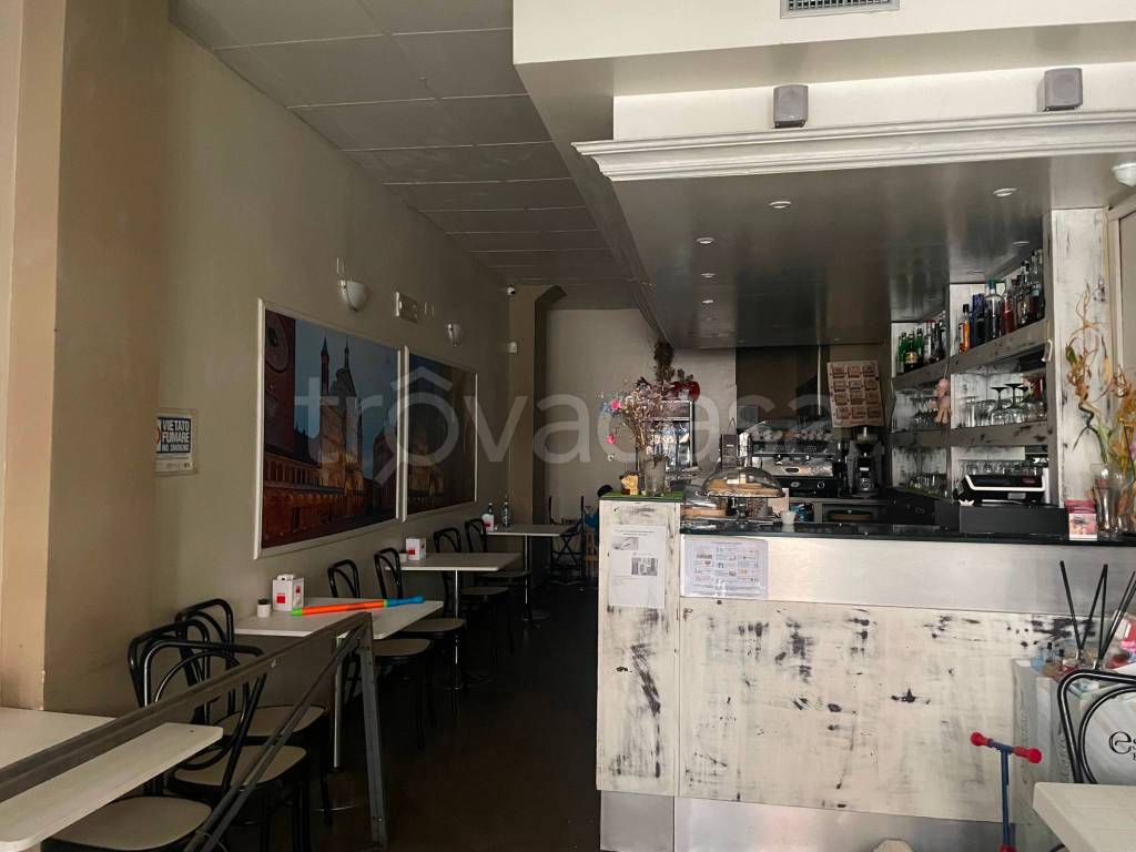 negozio in vendita a Cremona in zona Via Dante