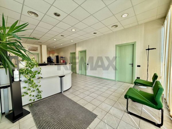 negozio in vendita a Cremona in zona Via Mantova