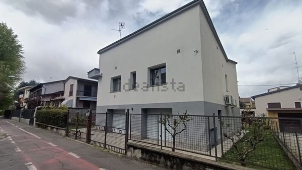 casa indipendente in vendita a Cremona in zona Via Giuseppina