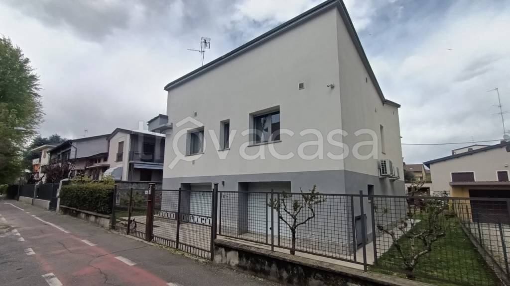 casa indipendente in vendita a Cremona in zona Via Giuseppina