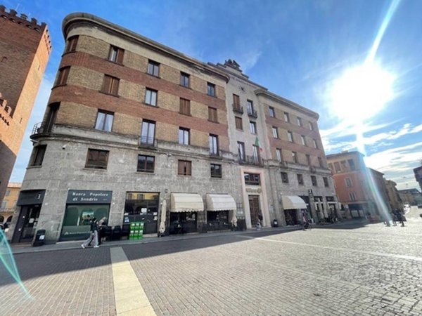 appartamento in vendita a Cremona in zona Piazza Castello
