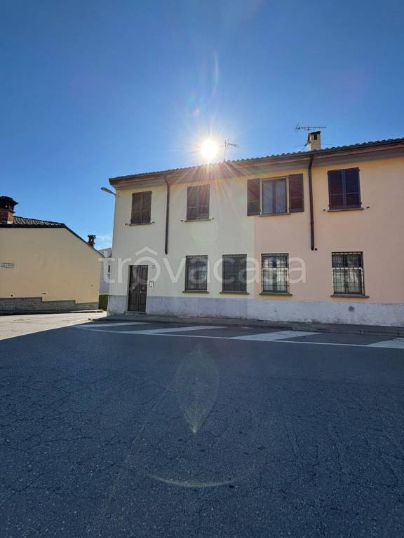 casa indipendente in vendita a Cremona in zona Battaglione