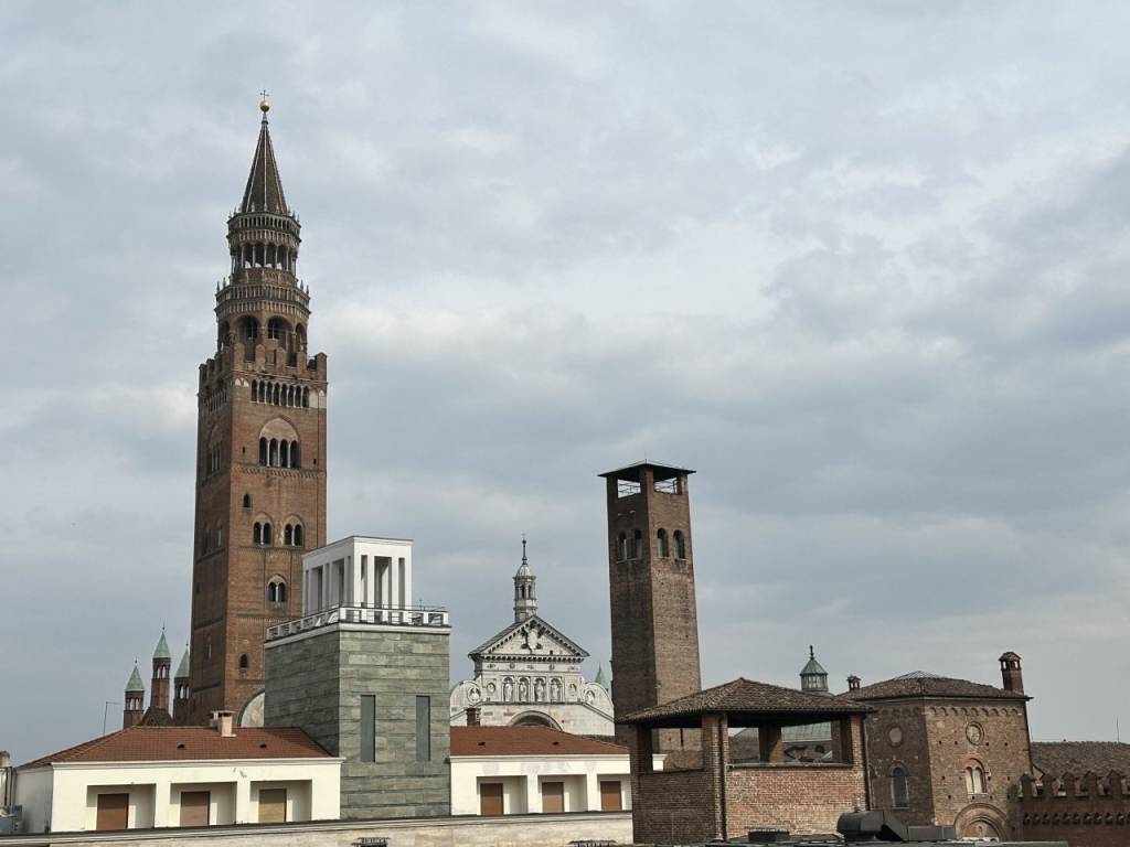 appartamento in vendita a Cremona in zona Piazza Castello
