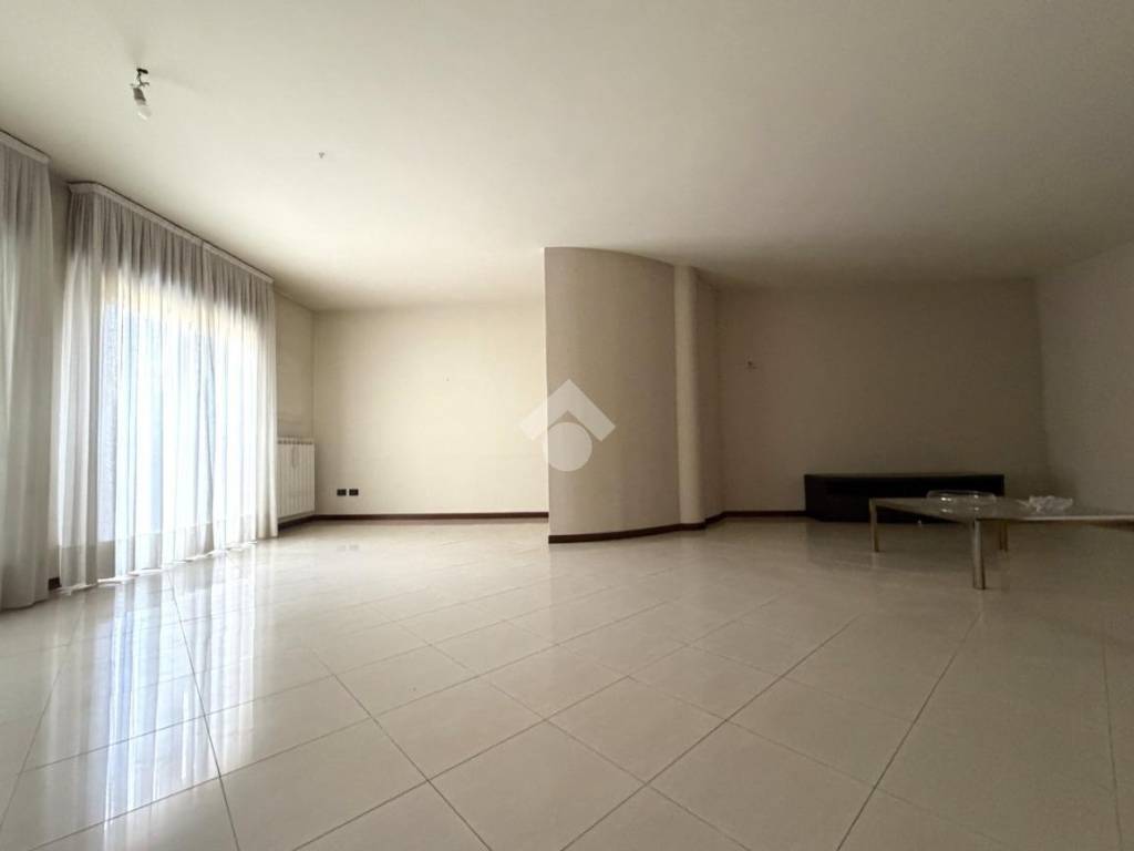 appartamento in vendita a Cremona in zona Via Mantova