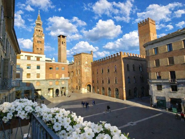 appartamento in vendita a Cremona in zona Piazza Castello