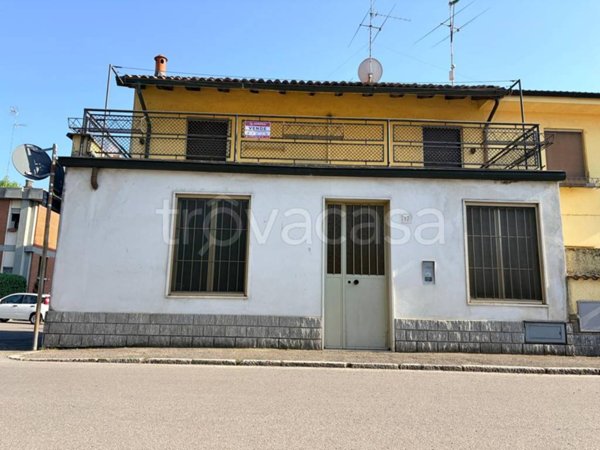 casa indipendente in vendita a Cremona