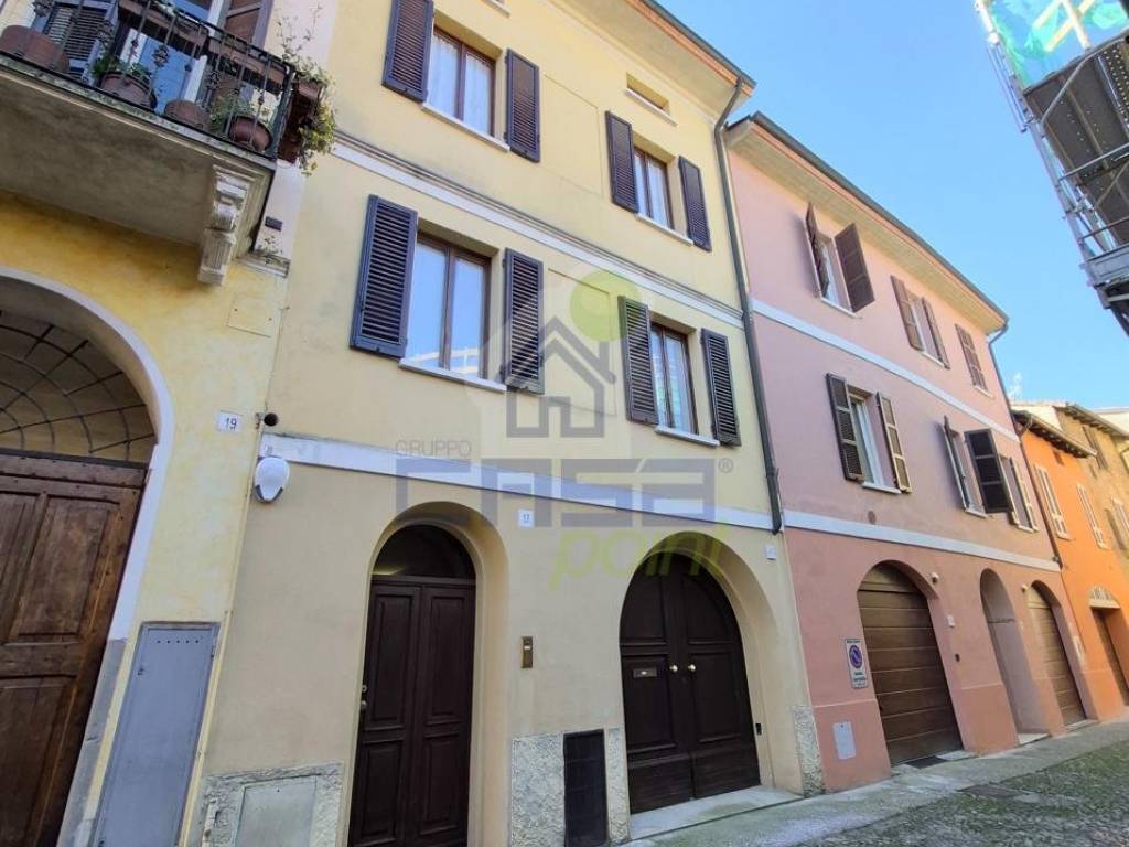 casa indipendente in vendita a Cremona in zona Piazza Castello
