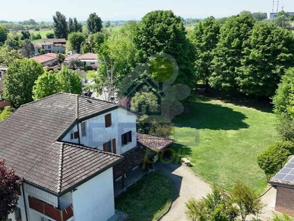 casa indipendente in vendita a Cremona in zona Battaglione