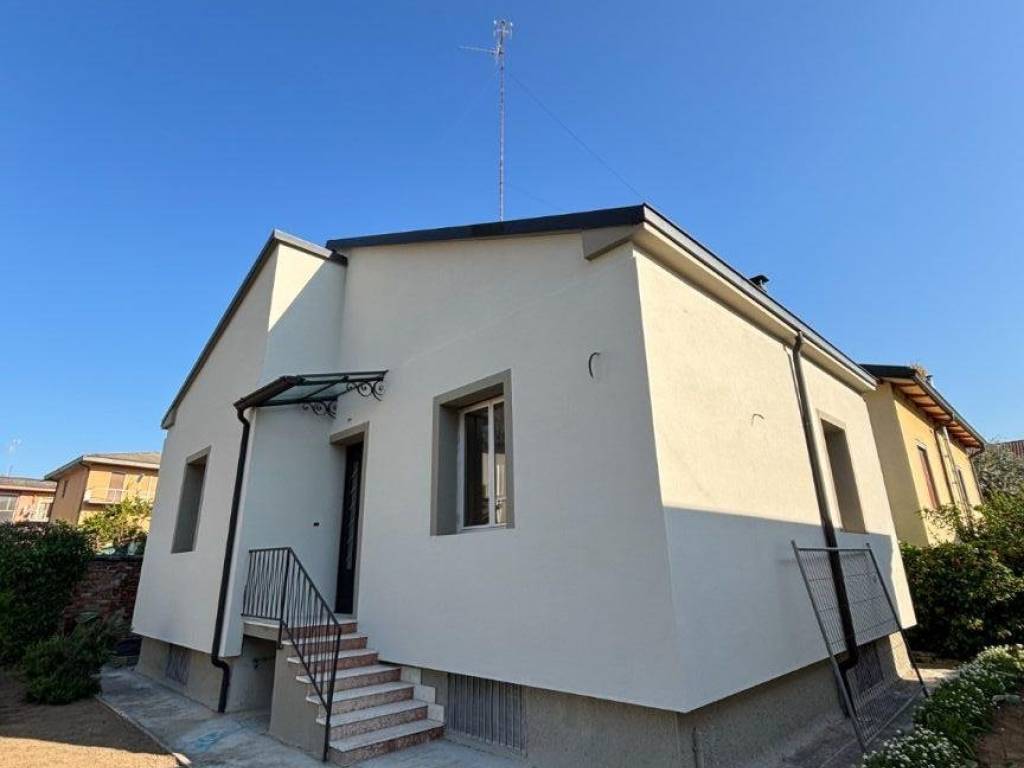 casa indipendente in vendita a Cremona in zona Via Giuseppina