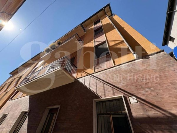 appartamento in vendita a Cremona in zona Piazza Castello
