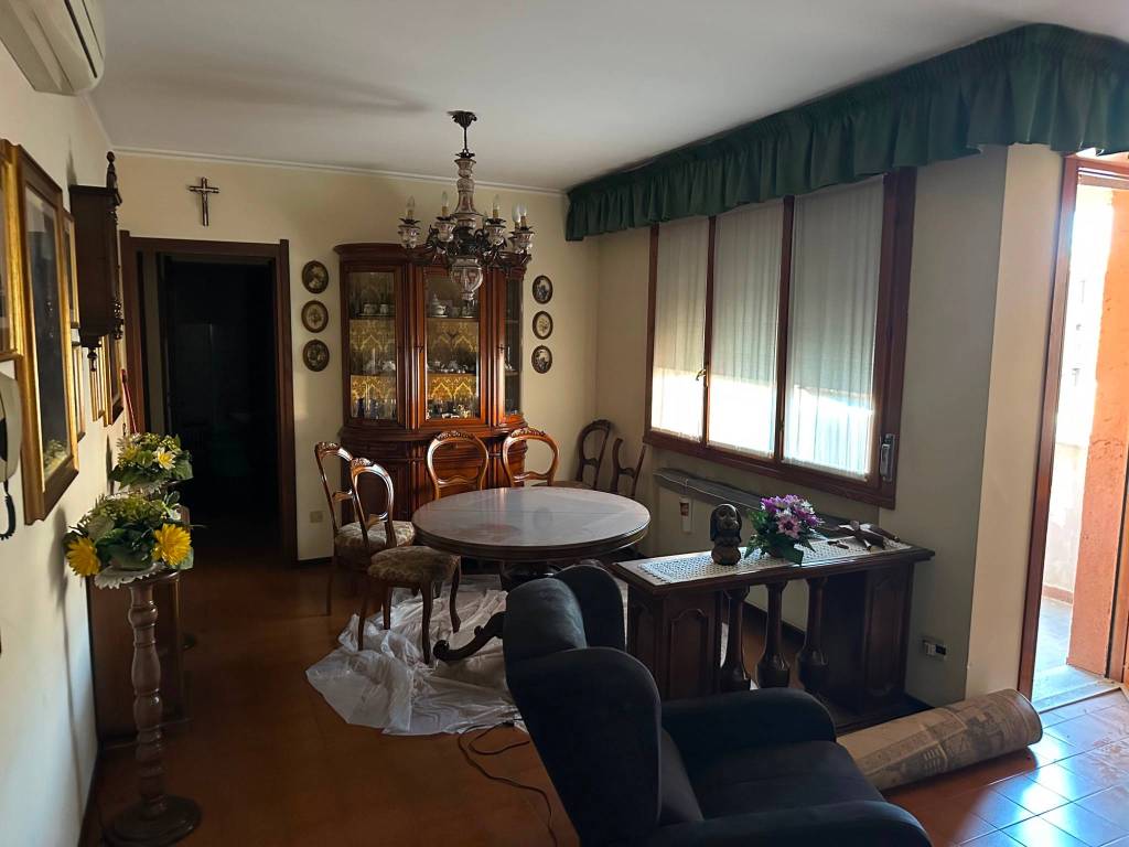 appartamento in vendita a Cremona in zona Via Giuseppina