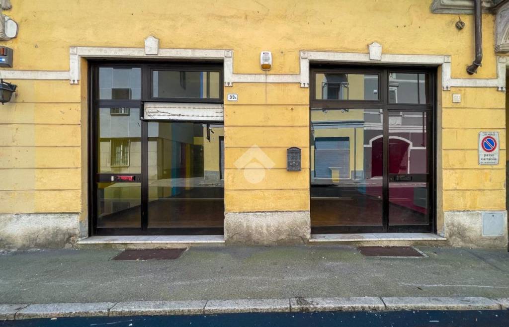 negozio in vendita a Cremona