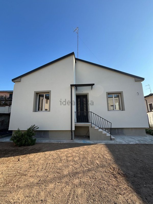 casa indipendente in vendita a Cremona in zona Via Giuseppina