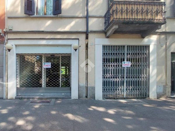 negozio in vendita a Cremona