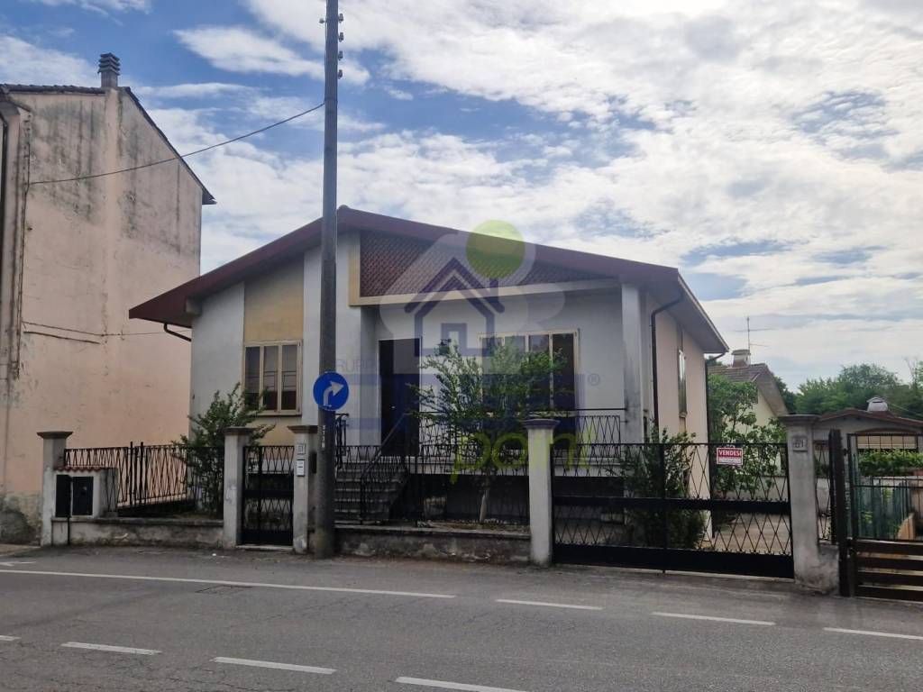 casa indipendente in vendita a Cremona in zona Battaglione