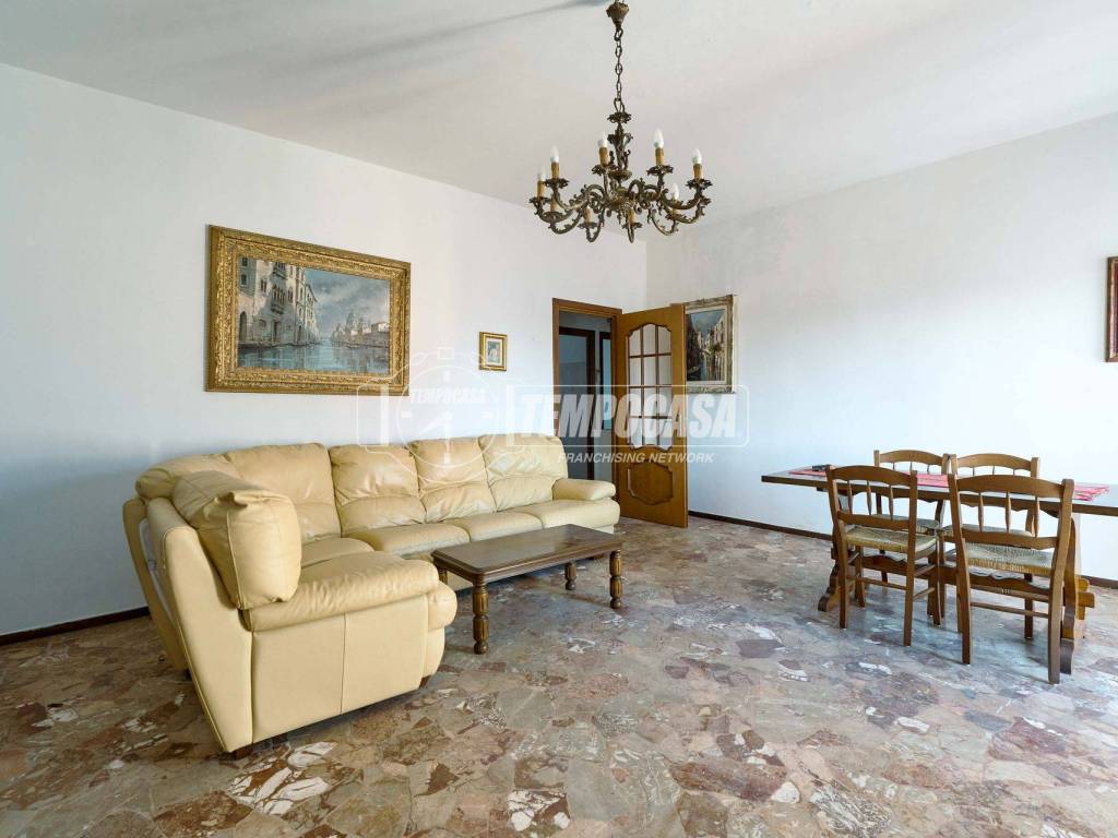 appartamento in vendita a Cremona in zona Cremona Centro