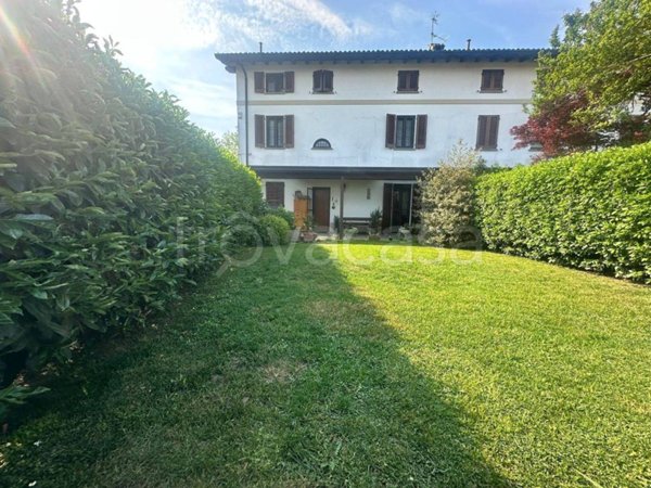 casa indipendente in vendita a Cremona in zona Migliaro