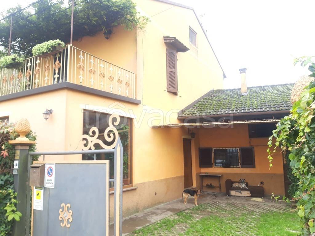casa indipendente in vendita a Cremona in zona Via Bergamo