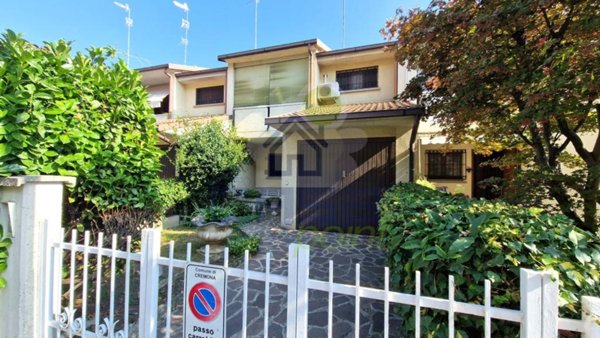 casa indipendente in vendita a Cremona