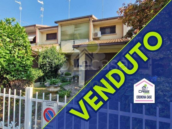 casa indipendente in vendita a Cremona