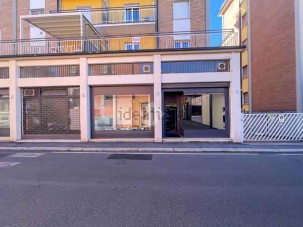 locale commerciale in vendita a Cremona