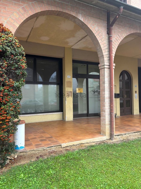 locale commerciale in vendita a Cremona