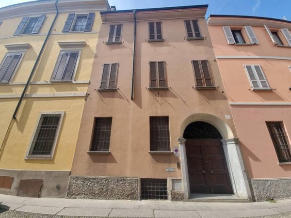 casa indipendente in vendita a Cremona in zona Piazza Castello