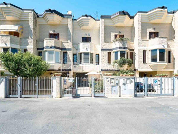 casa indipendente in vendita a Cremona in zona Battaglione