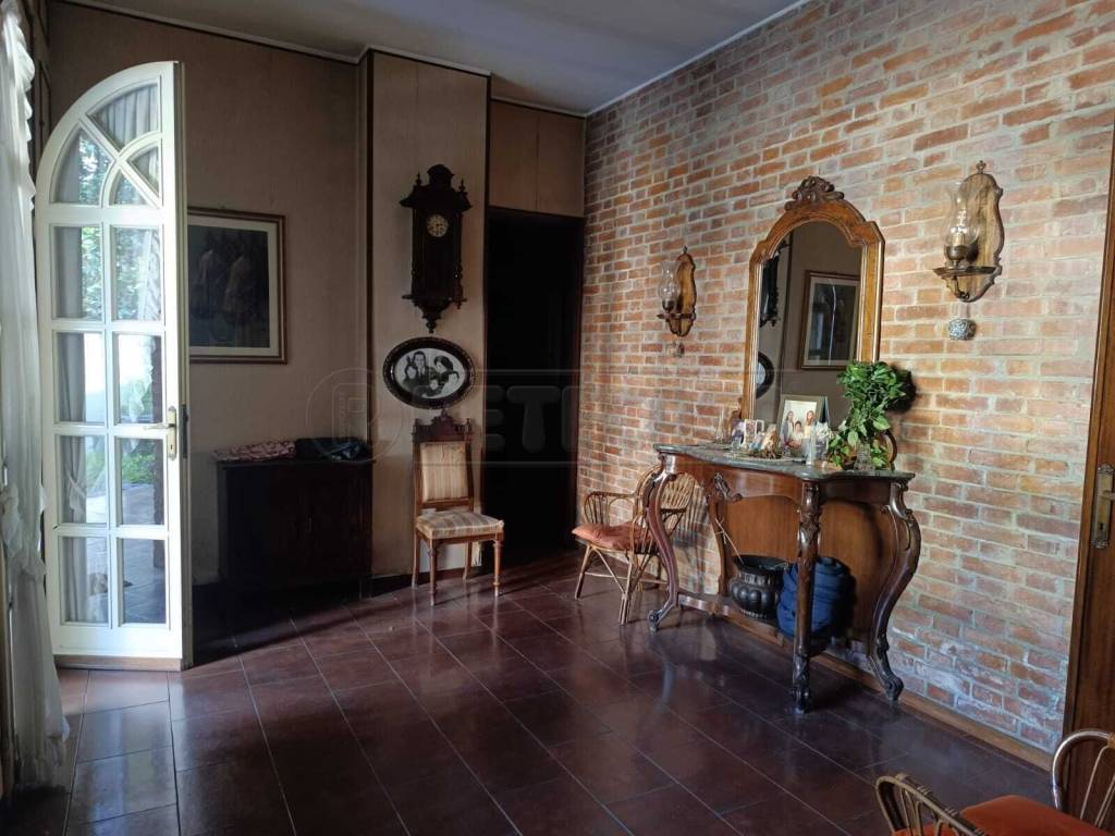 casa indipendente in vendita a Cremona in zona Piazza Risorgimento