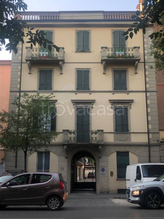 appartamento in vendita a Cremona in zona Piazza Castello
