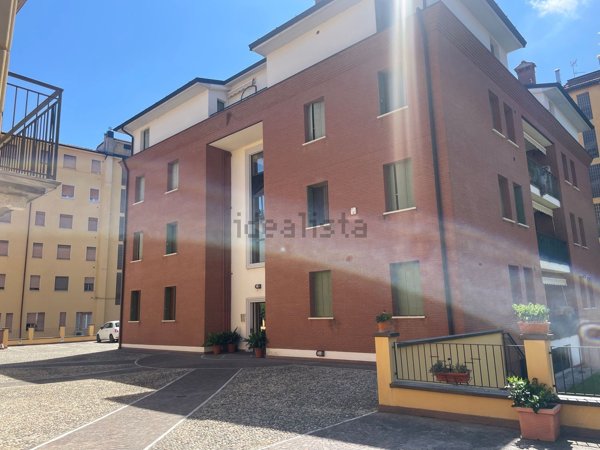 appartamento in vendita a Cremona in zona Piazza Libertà