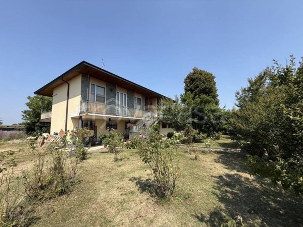 casa indipendente in vendita a Cremona in zona Via Bergamo