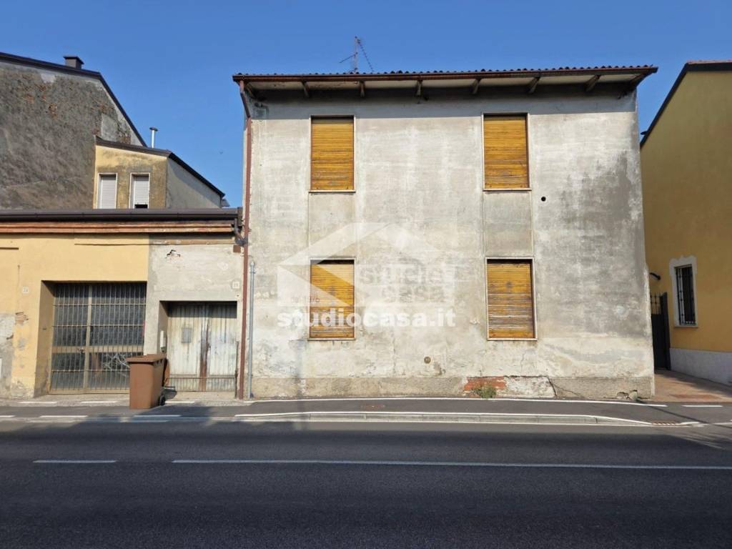 casa indipendente in vendita a Cremona