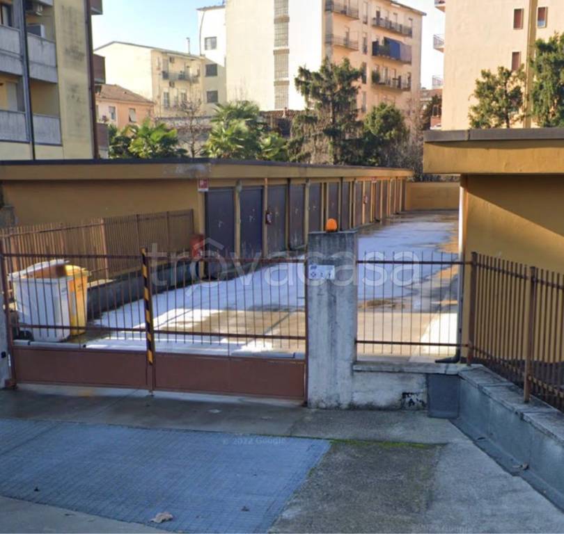 locale di sgombero in vendita a Cremona in zona Via Dante