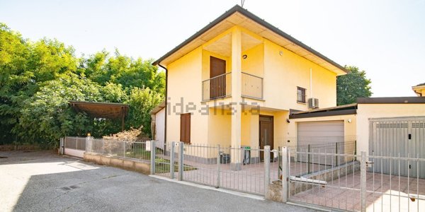 casa indipendente in vendita a Cremona in zona Boschetto